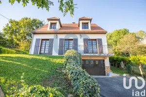 Traditional house at Yerres (91330)