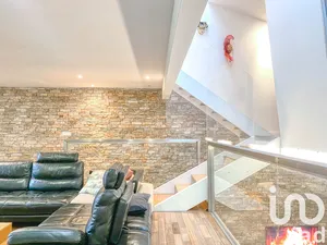 Architectural house at Taluyers (69440)