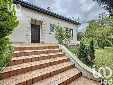 Maison traditionnelle à Villemandeur (45700)