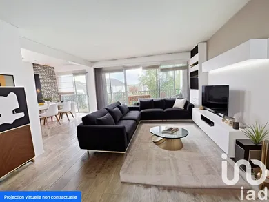 Apartment at Saint-Cloud (92210)