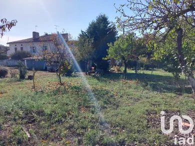 Village house at Saint-Seurin-de-Prats (24230)