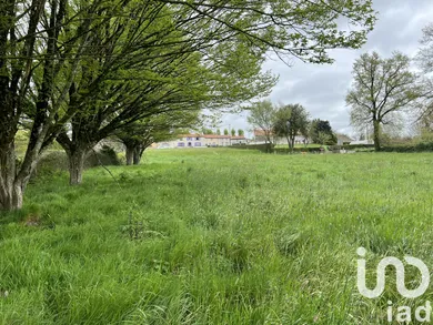Terrain à bâtir à La Forêt-sur-Sèvre (79380)