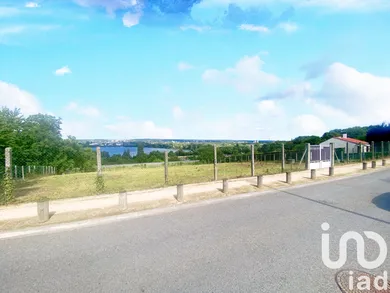 Land at Grigny (91350)