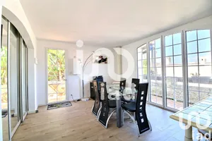 Appartement à Saint-Cyr-sur-Mer (83270)