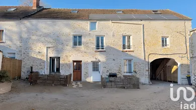 Building at Hardricourt (78250)