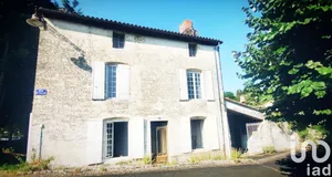 Village house at Celles-sur-Belle (79370)