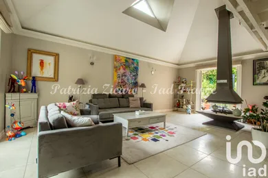 Traditional house at La ville-du-Bois (91620)