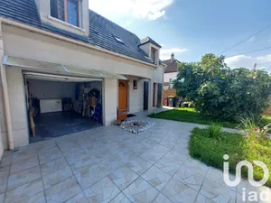 Traditional house at Courtry (77181)