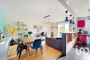 Apartment at Noisy-le-Grand (93160)