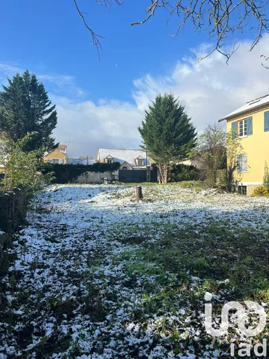Building plot in Maurecourt (78780)