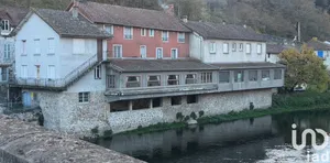 Immeuble à Laroquebrou (15150)