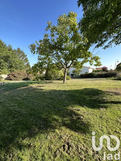 Terrain à Essarts en Bocage (85140)