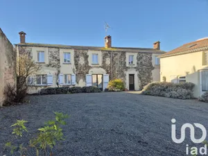 Maison de campagne à Genneton (79150)
