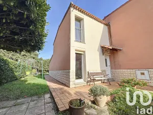 House at Le Pontet (84130)