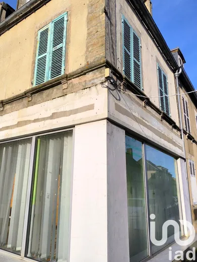 Building at Châtillon-en-Bazois (58110)