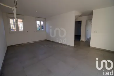 House at Crèvecœur-le-Grand (60360)