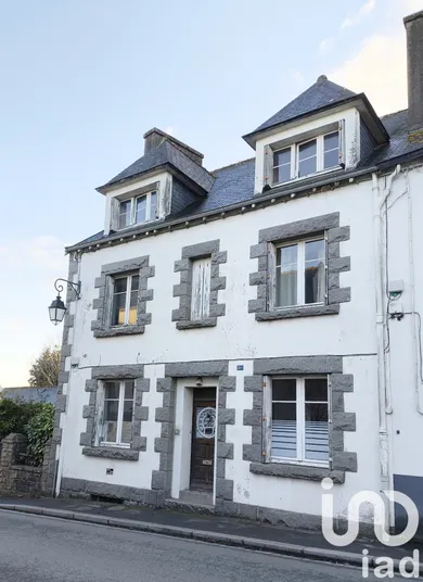 Maison de village à Pleyben (29190)