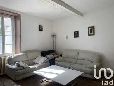 House at Barbezieux-Saint-Hilaire (16300)