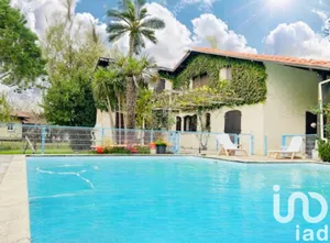 Architectural house at Saint-Loubès (33450)