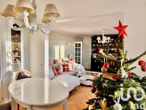 Apartment at Versailles (78000)