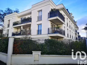 Apartment at Villecresnes (94440)