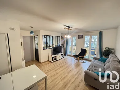 Duplex at Bailly-Romainvilliers (77700)