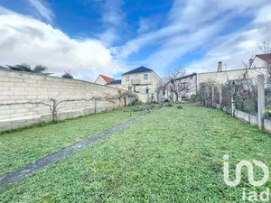 Traditional house at Antony (92160)