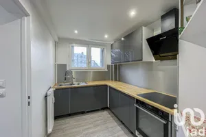 Apartment at Sainte-Geneviève-des-Bois (91700)