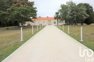 House at Monsaguel (24560)