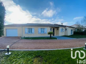 House at Fontaine-le-Comte (86240)