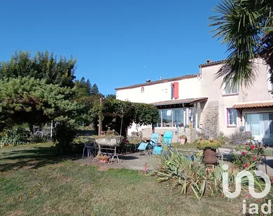 Maison de campagne à Le Poët-Célard (26460)