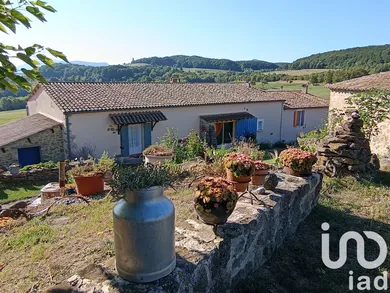 Maison de campagne à Le Poët-Célard (26460)
