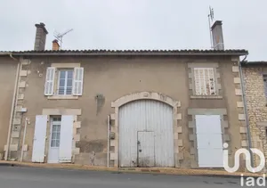 Village house at Saint-Laurent-de-Céris (16450)