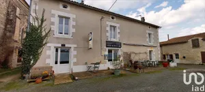 Traditional house at Plaine-d'Argenson (79360)