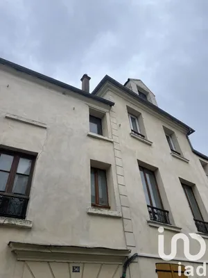 Building at Mantes-la-Jolie (78200)