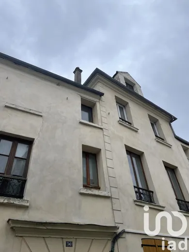 Building at Mantes-la-Jolie (78200)