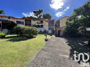 Apartment at Sainte-Anne (97227)