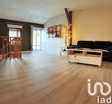 Village house at Polisot (10110)