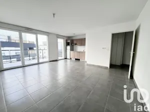 Apartment at Fresnes (94260)
