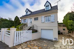 House at Beynes (78650)