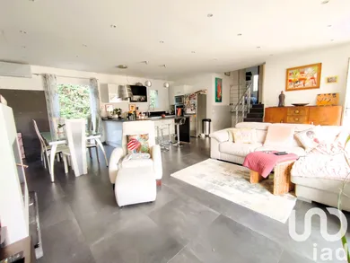 Maison traditionnelle à Le Revest-les-Eaux (83200)