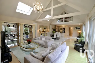 Traditional house at Osny (95520)