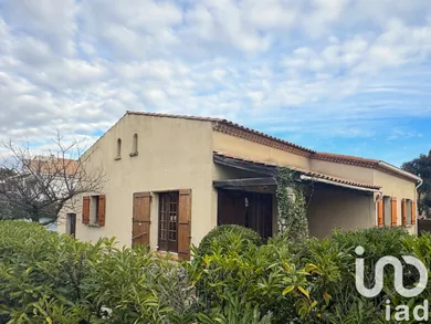 Traditional house at Castries (34160)