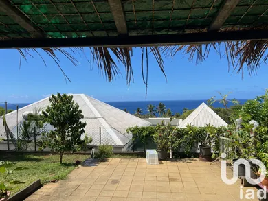 House at Saint-Pierre (97410)