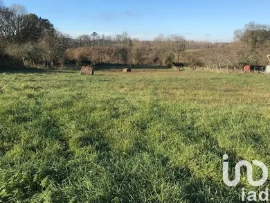 Terrain à bâtir à Saint-Martin-du-Bois (33910)