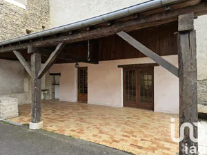 Traditional house at Delain (70180)