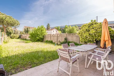 Detached house at Noisy-le-Sec (93130)