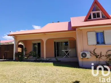 House at Saint-Joseph (97480)