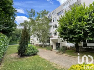Apartment in Montmorency (95160)