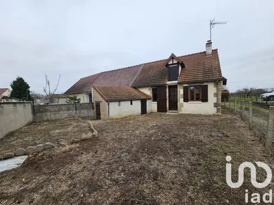 Village house at Bessay-sur-Allier (03340)